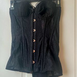UNWORN Savage X Fenty black lace up corset.